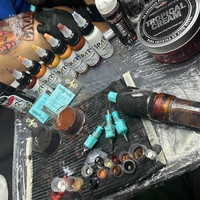 Tattoo Studios zgłasza rosnące popyt wśród starszych pierwszych klientów czasu -